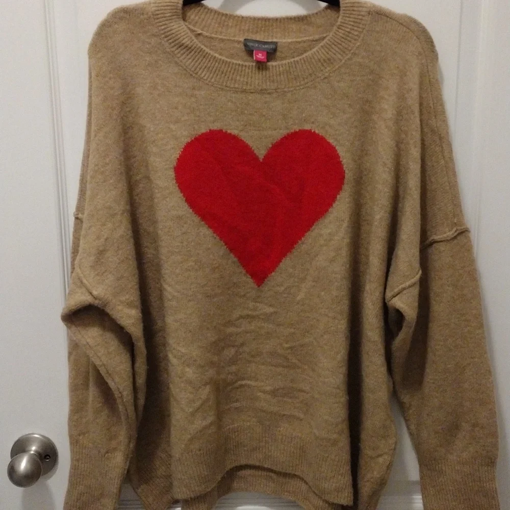 Vince Camuto Oversized Heart Sweater. - Picture 3 of 9